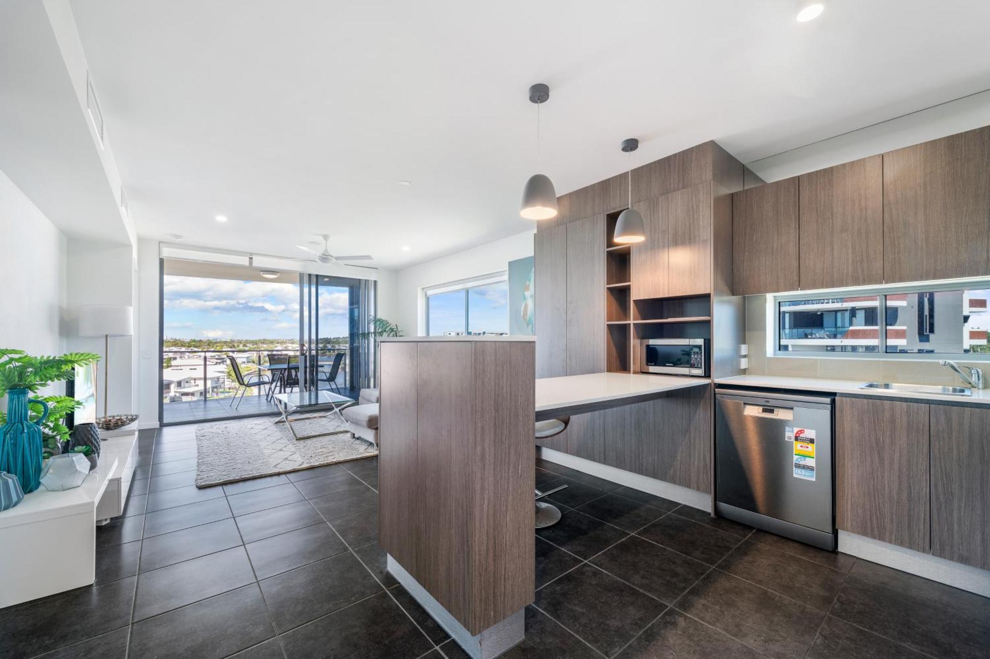 Hotel Salt At Oceanside Kawana Waters